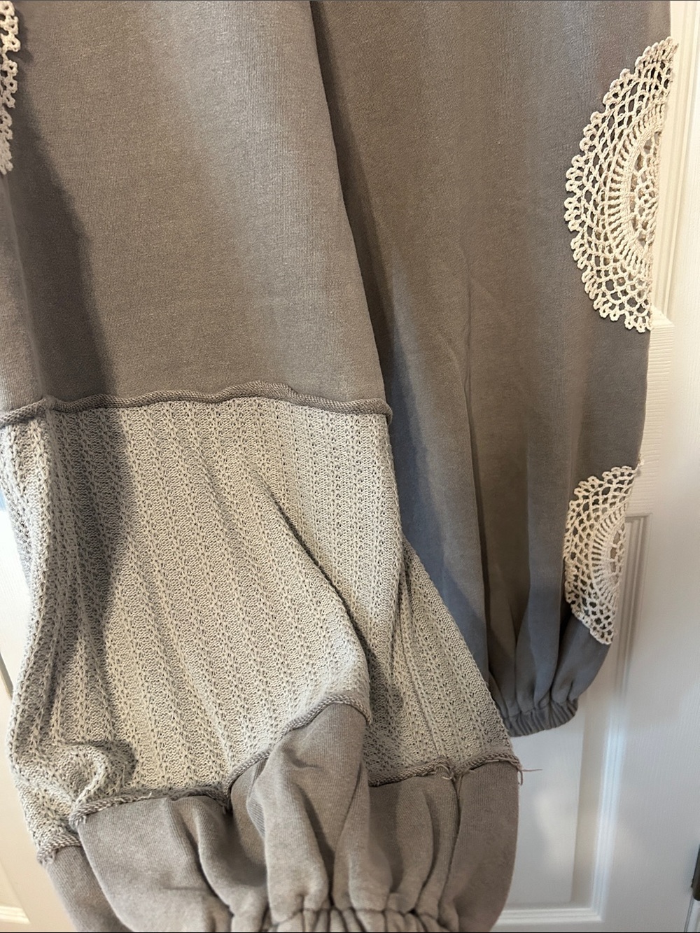 POL Gray Jogger Pants with Cream Crochet Accents - Picture 6 of 8